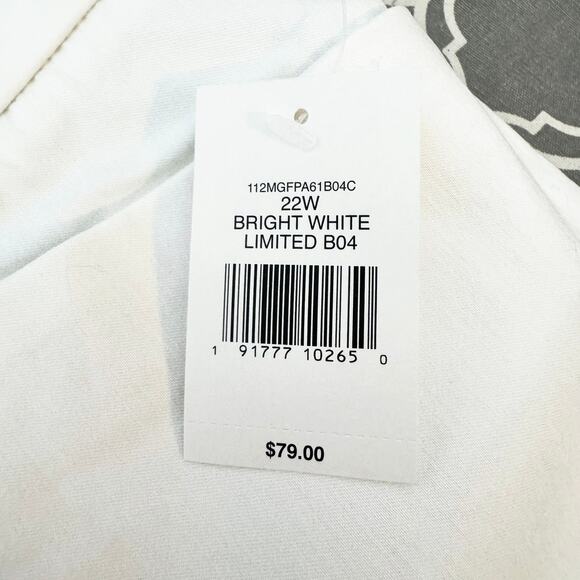 Limited White Pants Women’s Plus Size 22W Stretch Comfortable Ankle Pockets New - Picture 4 of 13